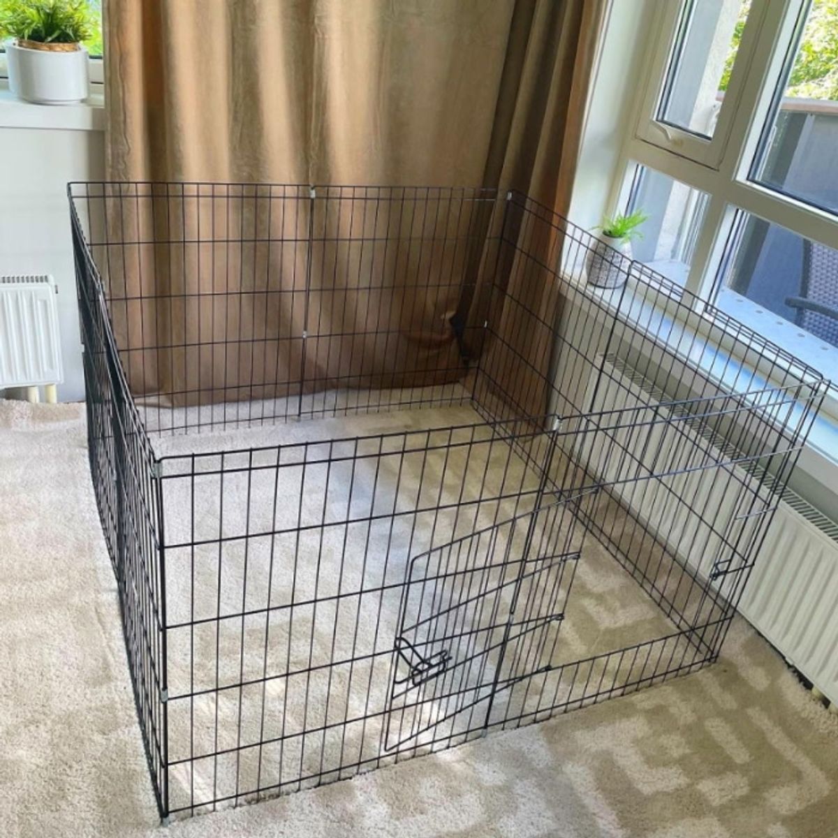 Hundegjerde til bruk inne og i hagen med  8 paneler - høyde 76 cm